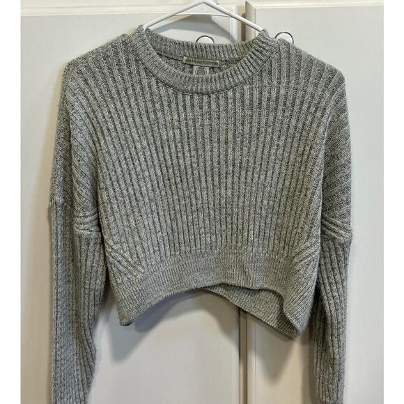 UO Urban Outfitters Gray Long Sleeve Knit Crop Sweater Size XS Extra Small - Picture 5 of 9